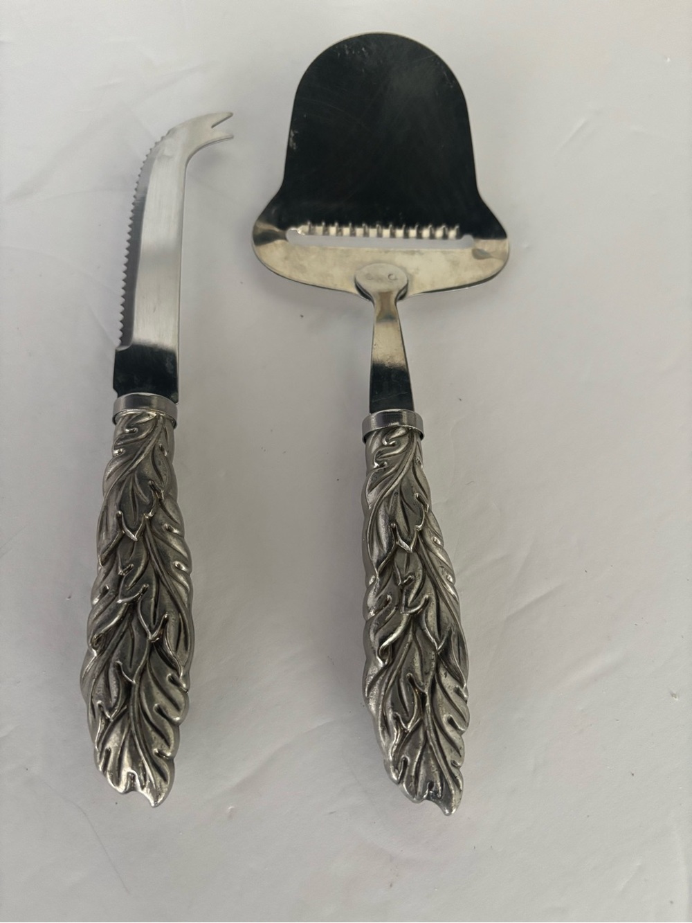 Arthur Court Silver tone Leaf-Pattern Cheese Knife and Server - stainless